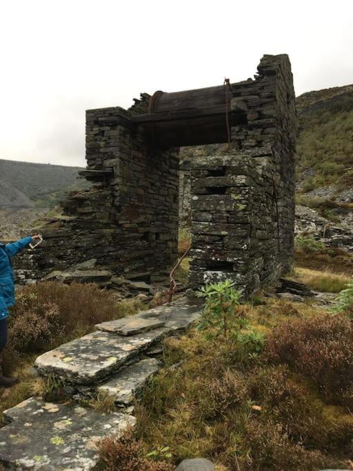 Cosy Terrace Cottage Built Into The Mountain Side. Blaenau Ffestiniog Esterno foto