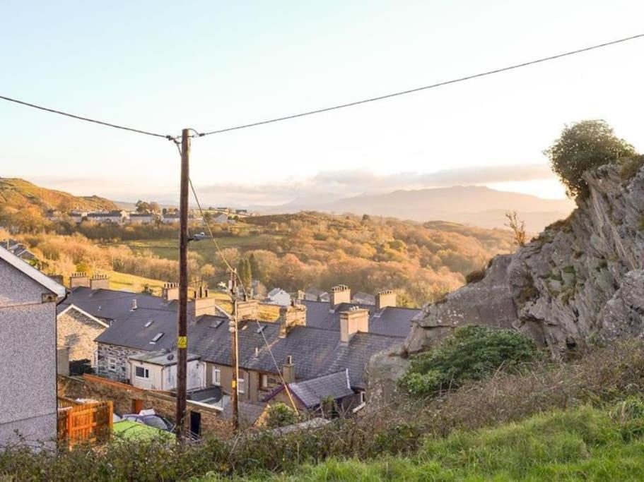 Cosy Terrace Cottage Built Into The Mountain Side. Blaenau Ffestiniog Esterno foto