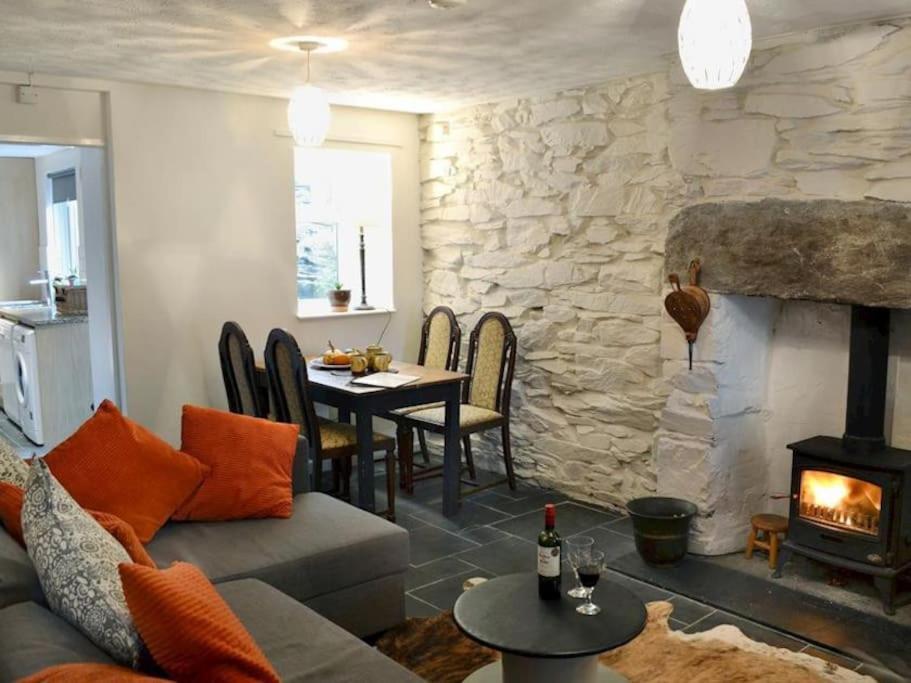 Cosy Terrace Cottage Built Into The Mountain Side. Blaenau Ffestiniog Esterno foto
